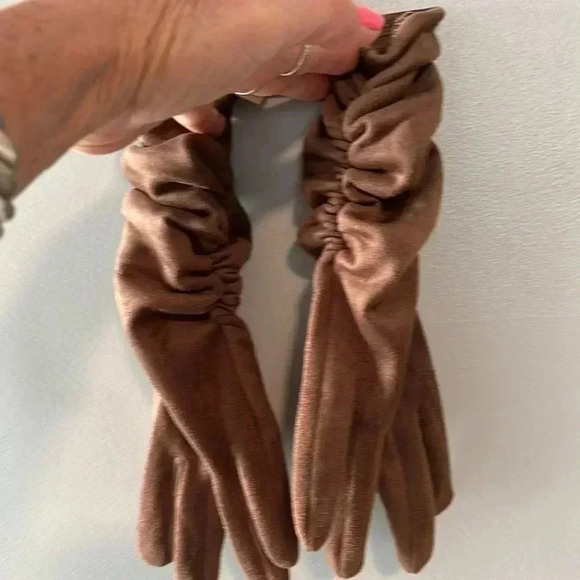 Gant Tech gloves,touchscreen compatible,light brown,ruched,soft suede like OSFM - Picture 6 of 7